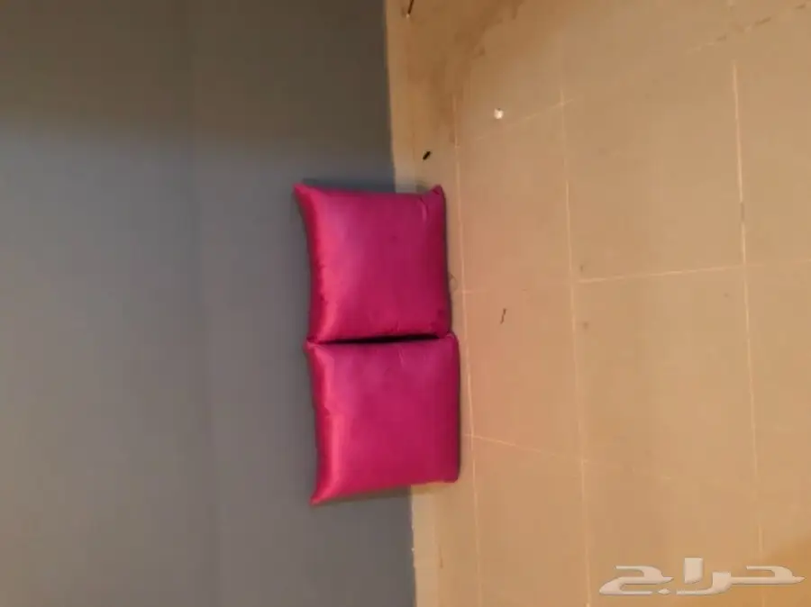 مخاد وستاره وطاوله للبيع (image 1)