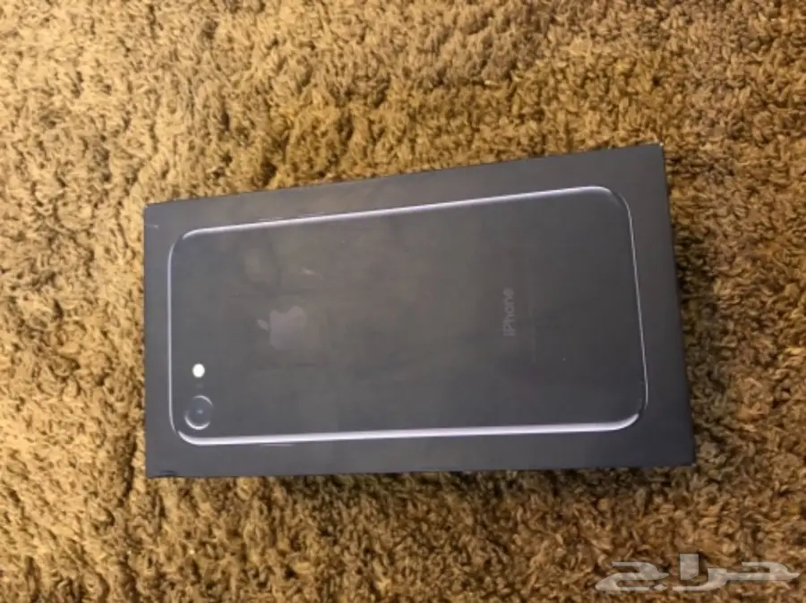 ايفون 7   حجم الذاكرة 128 اسود لامع