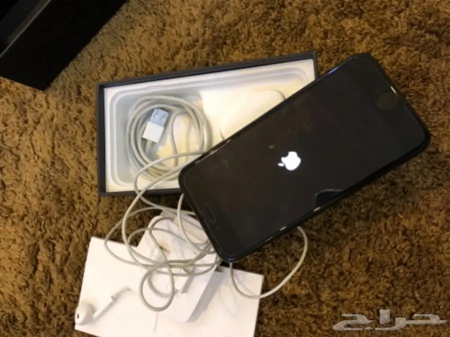 ايفون 7   حجم الذاكرة 128 اسود لامع (image 1)