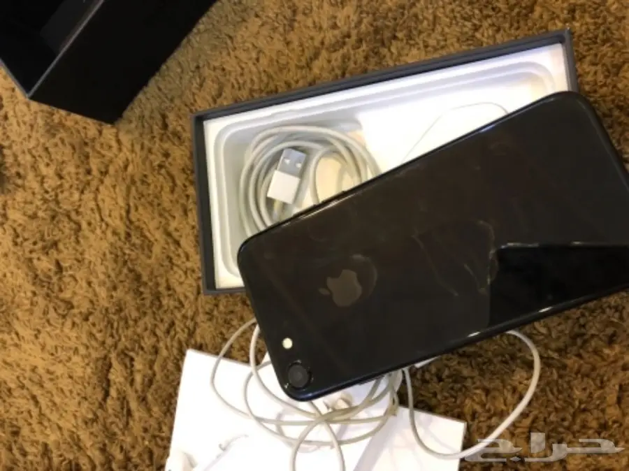 ايفون 7   حجم الذاكرة 128 اسود لامع (image 2)