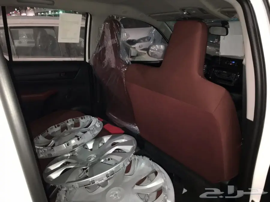 هايلوكس 2018 ابيض ديزل - معرض سما فرع 2 (image 21)