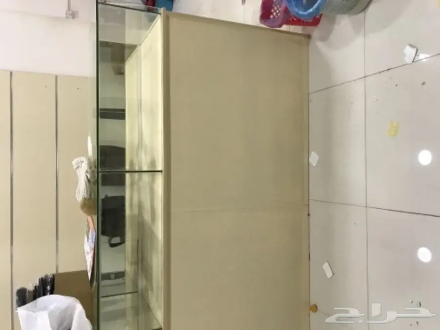 طاولة للبيع 