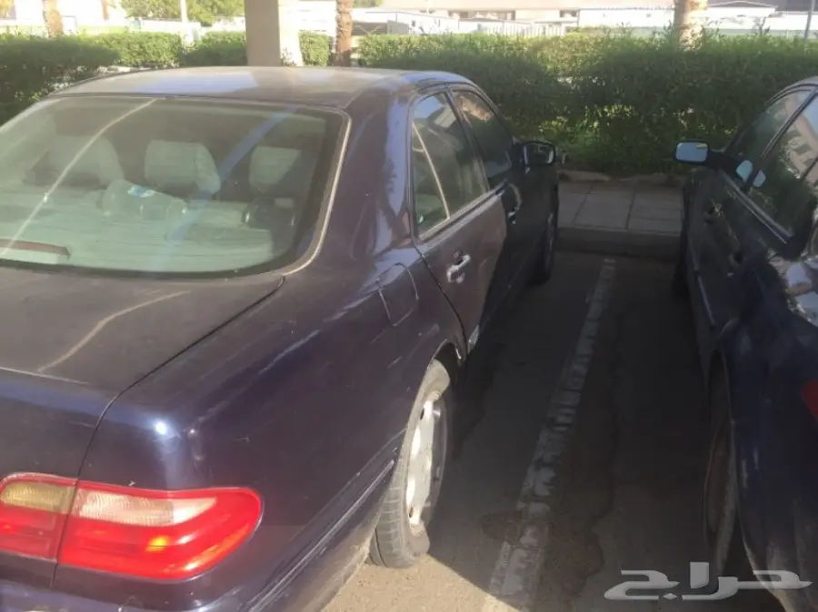للبيع سيارة مرسيدس بنز E320 موديل 2000 (image 3)