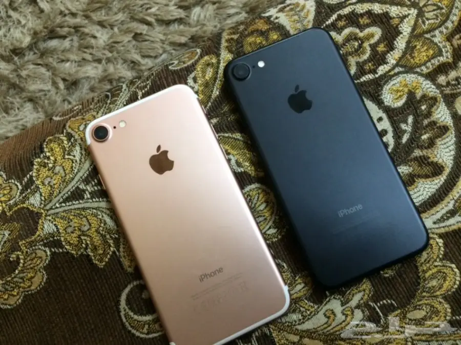 ايفون 7 128 قيقا للبيع ذهبي واسود مطفي (image 1)