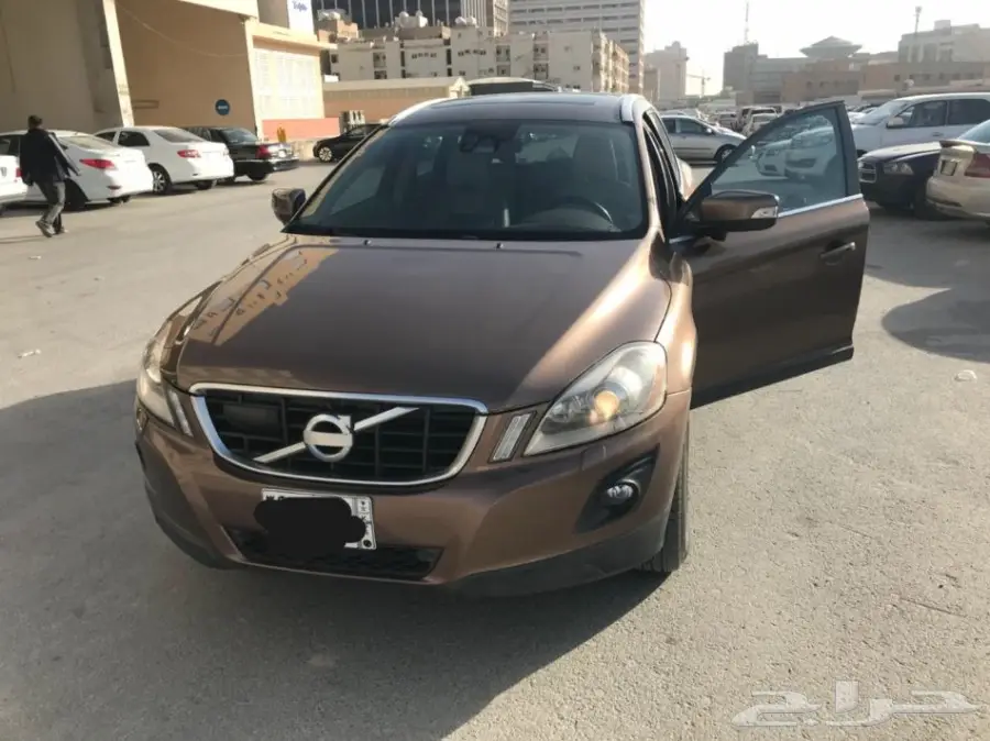 فولفو xc60 فل كامل موديل 2010  (image 1)