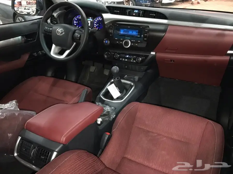 تويوتا هايلوكس S-GLX غمارتين موديل 2017 بسعر  (image 8)