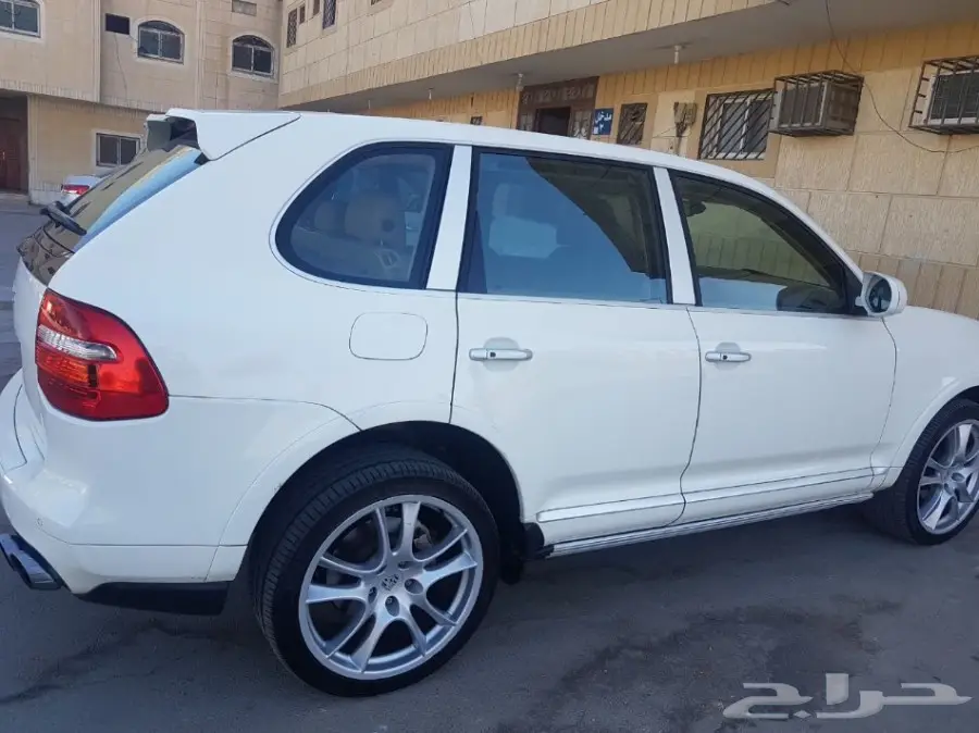  لدي سيارة  بورش كايين اس 2009 للبيع  (image 4)