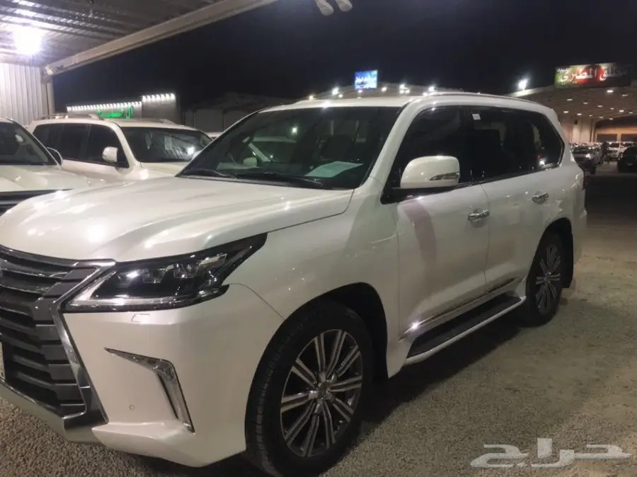 للبيع جيب لكزس 2016 فل كامل شبه وكاله  (image 7)