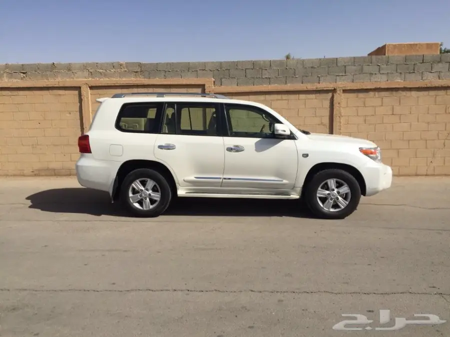 لاندكروزر 2015 سعودي GXR 8 سلندر (image 1)