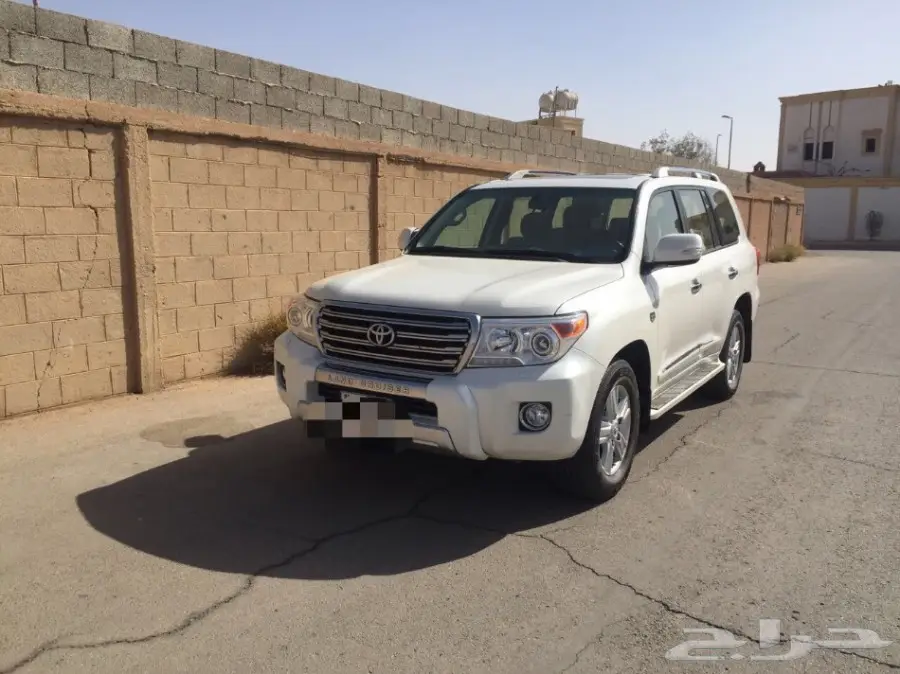 لاندكروزر 2015 سعودي GXR 8 سلندر (image 12)