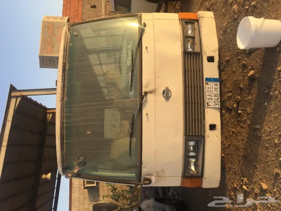 باص نيسان للبيع بجده 
