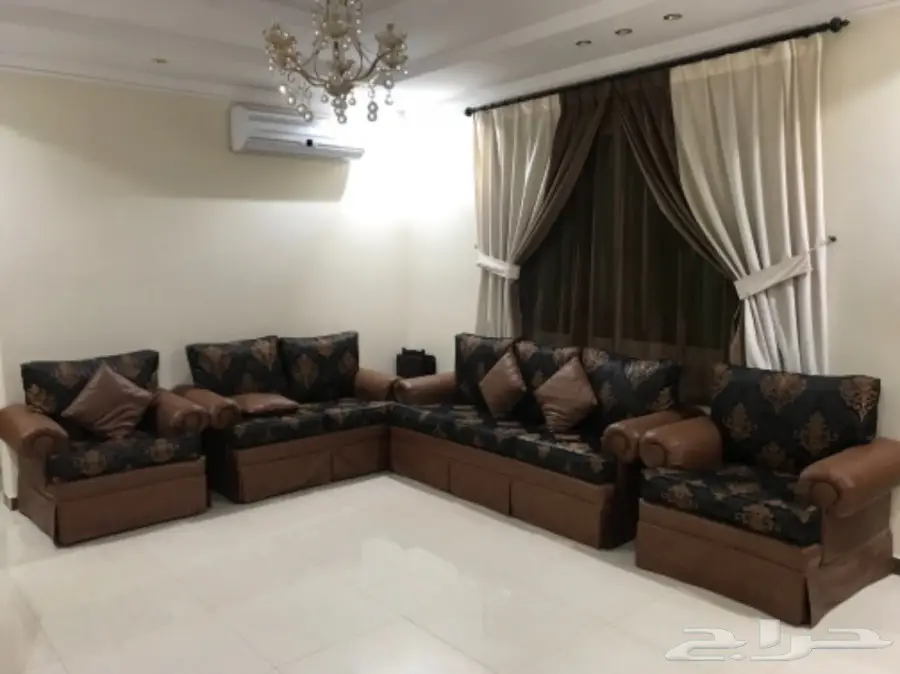 كنب وستائر رومز - لمسة من الفخامة!