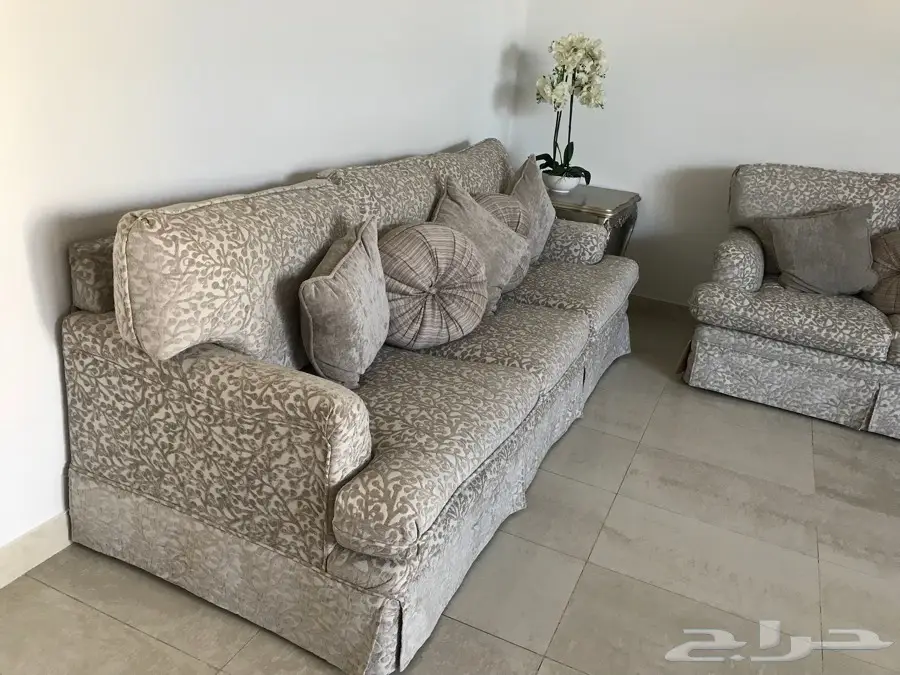 كنب للبيع (6قطع) يشيل 14 شخص (شبه جديد) (image 1)