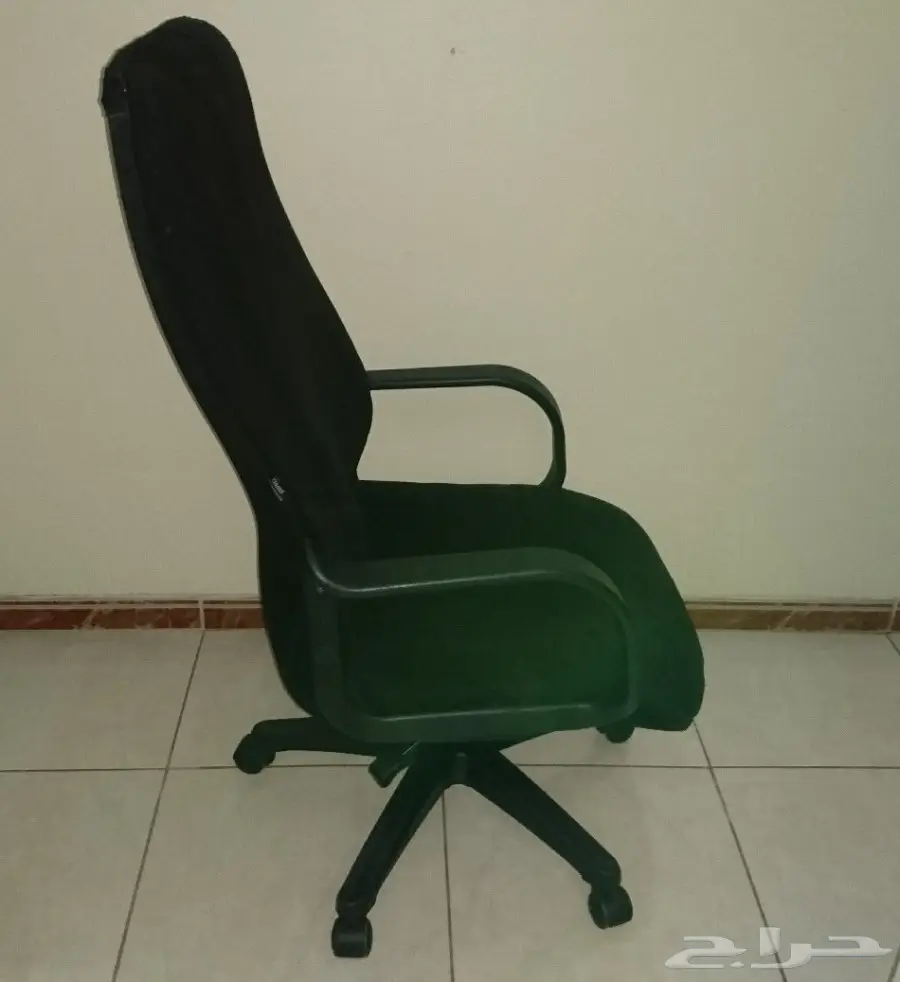 كرسي مكتبي دوار صناعة ماليزي.. مستعمل للبيع  (image 1)