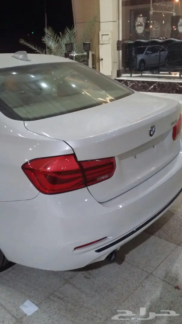 للبيع: BMW 318i Sport Line 2016 - بحالة ممتازة (image 5)