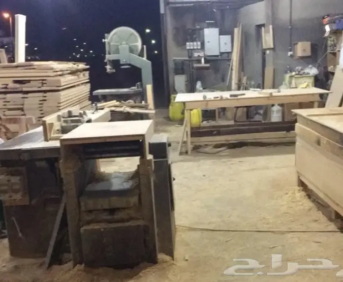 للبيع ورشه نجاره صناعيه دله الدمام ساحه 1200 (image 1)
