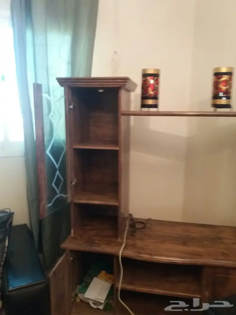 فرصة للبيع دولاب عرض تليفزيون من الخشب   (image 2)