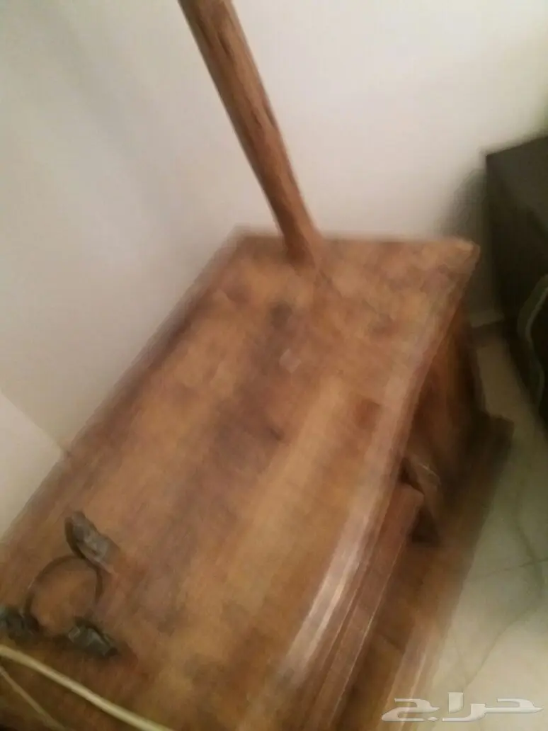 فرصة للبيع دولاب عرض تليفزيون من الخشب   (image 3)