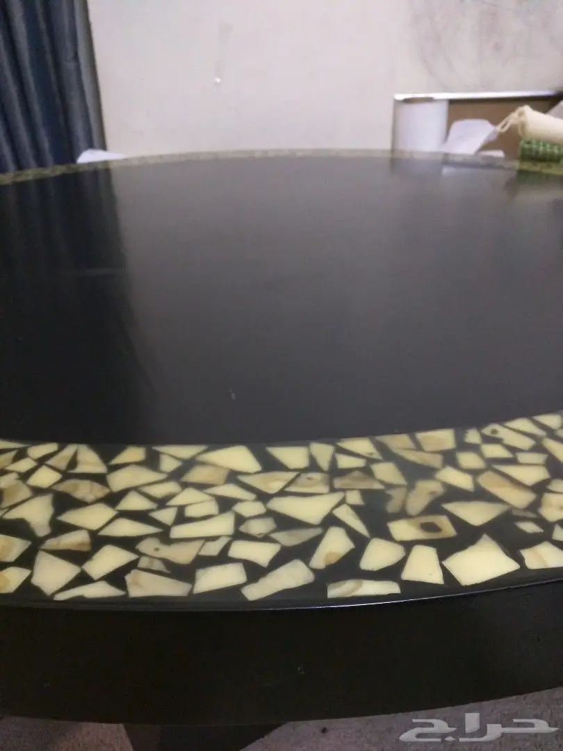 Center table (image 1)