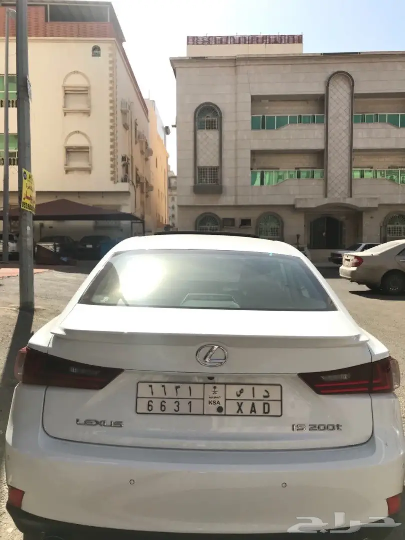 لكزس is 200t F ki  للبيع و التنازل  (image 2)