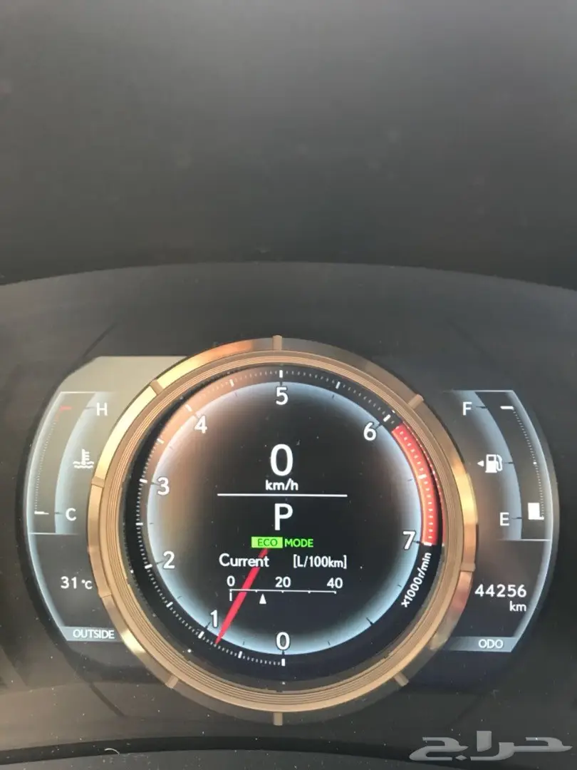 لكزس is 200t F ki  للبيع و التنازل  (image 3)