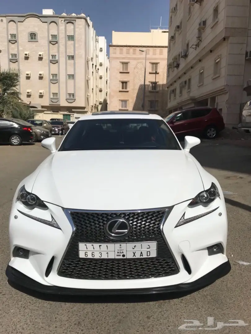 لكزس is 200t F ki  للبيع و التنازل  (image 4)