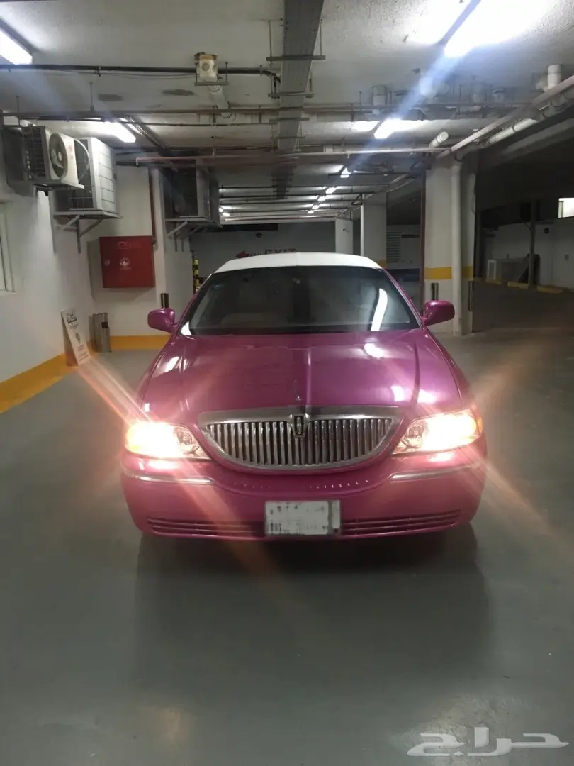 للبيع ليموزين تاون كار لنكولن جديد لون مميز  (image 18)