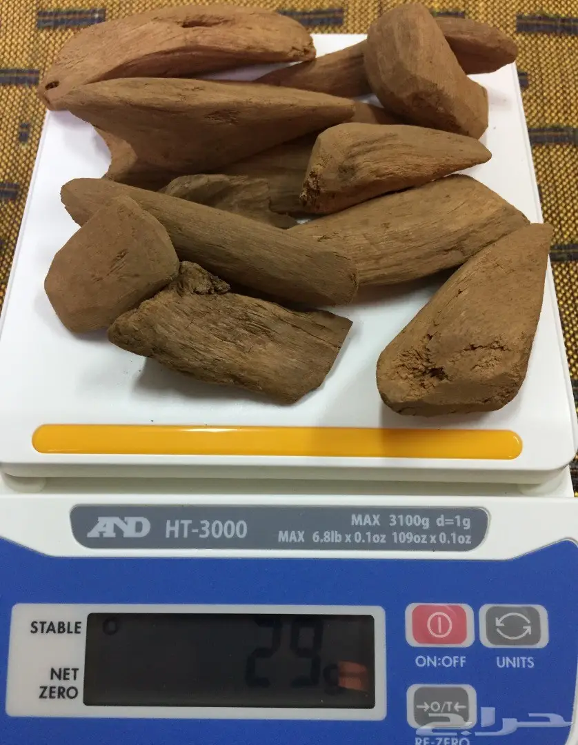 مزاد رقم (5) أوقية عود طبيعي ماروكي ارياني