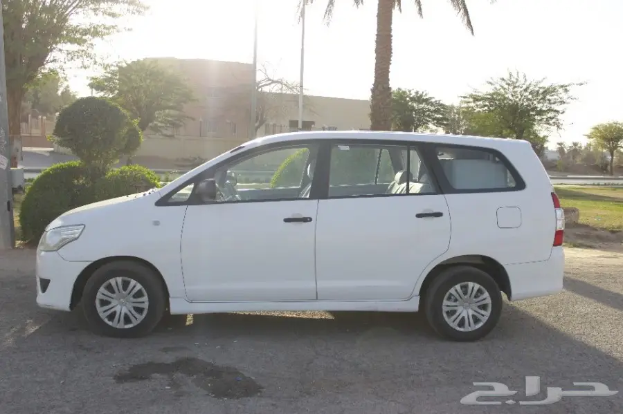 تايوتا أنوفا 2013 نصف فل  (image 3)