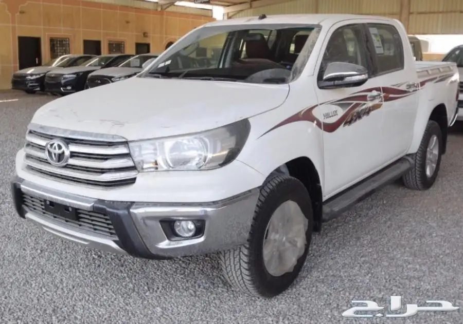 تويوتا هايلوكس 2017 دبل فل كامل (بريمي)  (image 2)