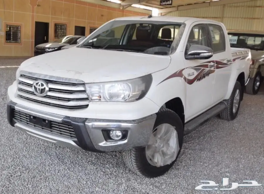 تويوتا هايلوكس 2017 دبل فل كامل (بريمي) 