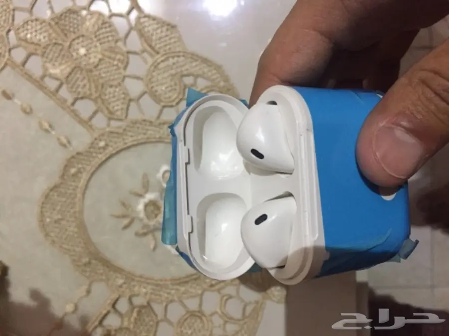 سماعة أبل لاسلكية شبه جديده  (image 1)