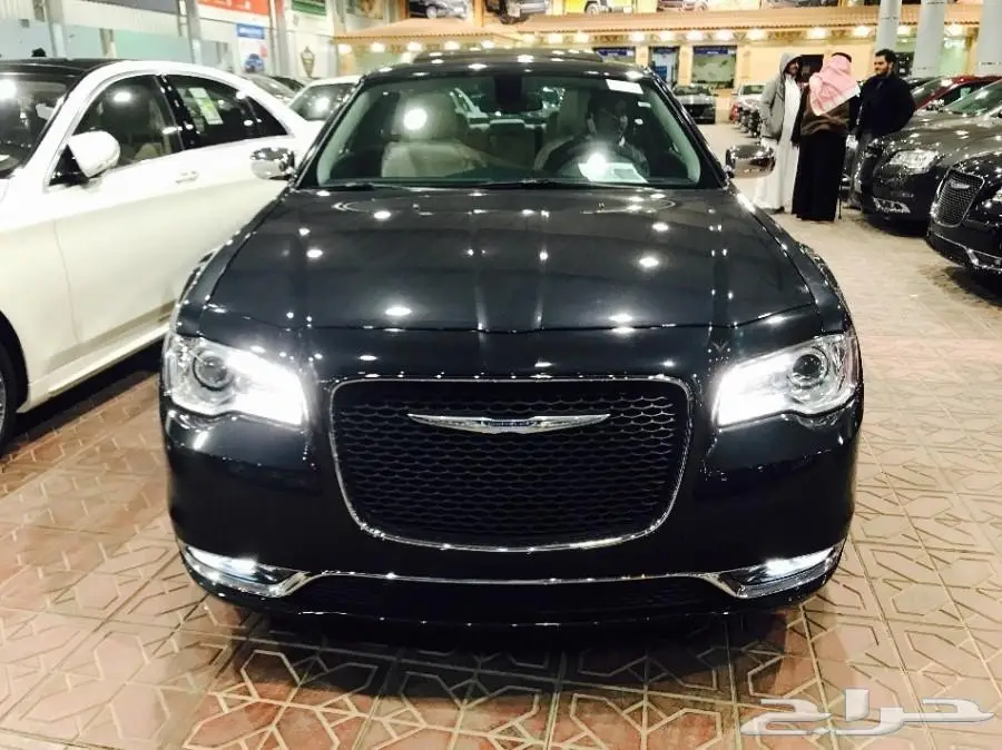 كرايزلر - C300 - لمتيد 2 - فتحه - 2018 -سعودي (image 11)