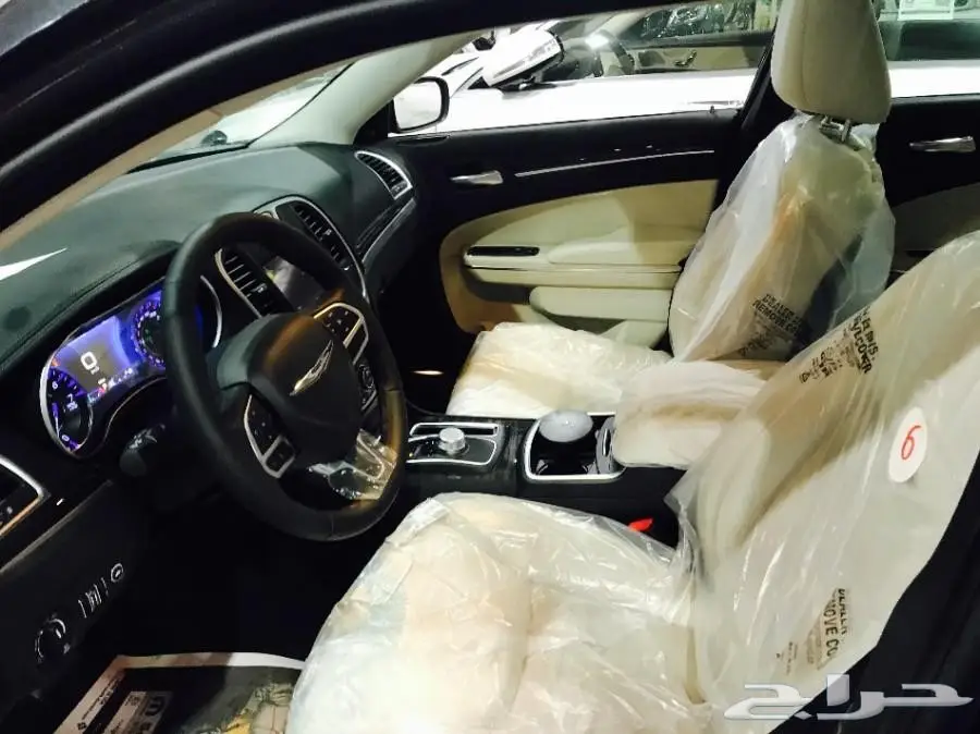 كرايزلر - C300 - لمتيد 2 - فتحه - 2018 -سعودي (image 12)