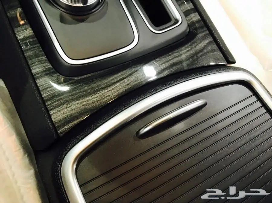 كرايزلر - C300 - لمتيد 2 - فتحه - 2018 -سعودي (image 16)