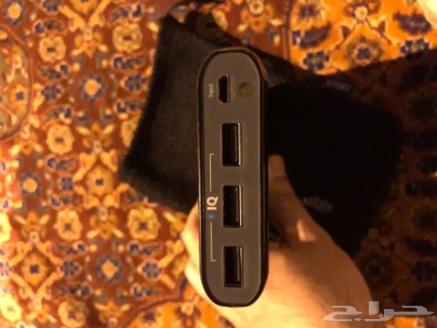 شاحن انكر متنقل 