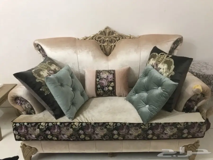 للبيع كنب كلاسيكي اخو جديد