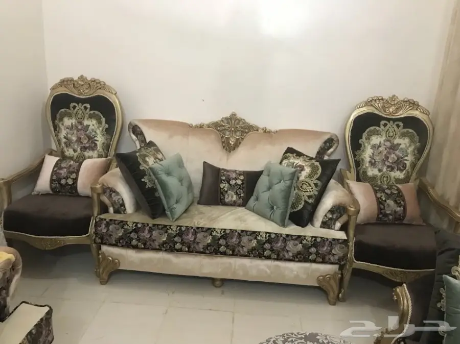 للبيع كنب كلاسيكي اخو جديد (image 1)