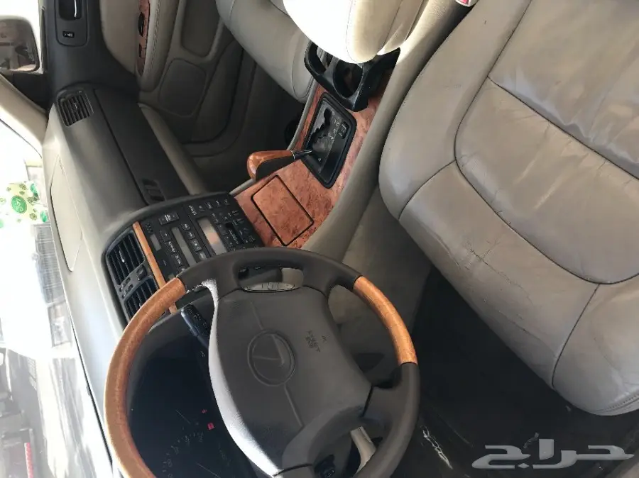 للبيع لكزس امريكي 2000 (image 4)