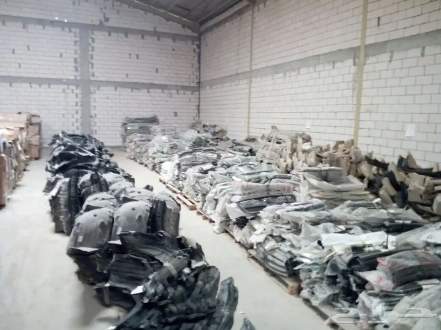 للبيع قطع غيار مليون قطعه 