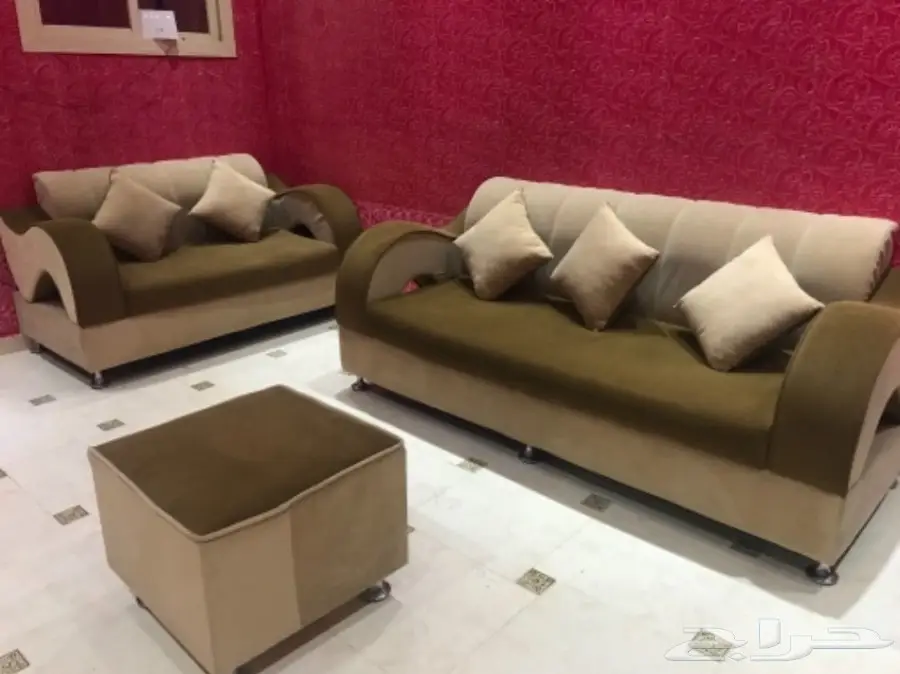 كنب للصاله نظيف جدا استخدم اقل من شهر