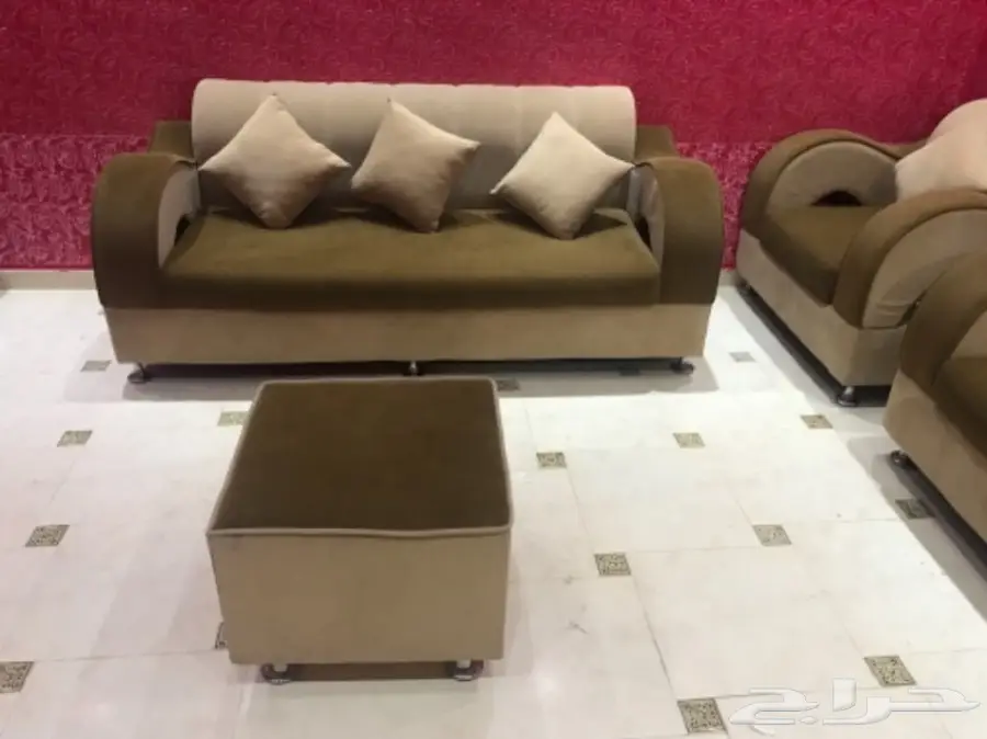 كنب للصاله نظيف جدا استخدم اقل من شهر (image 2)