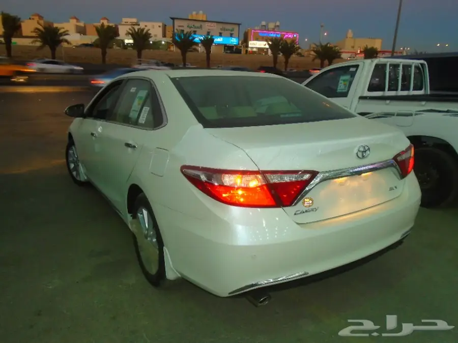 تويوتا - كامرى فل خليجى GLX موديل 2017 (image 3)