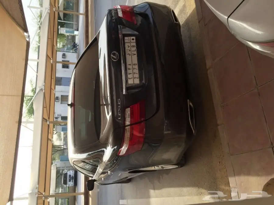لكزس LS 460 نظيف (image 2)