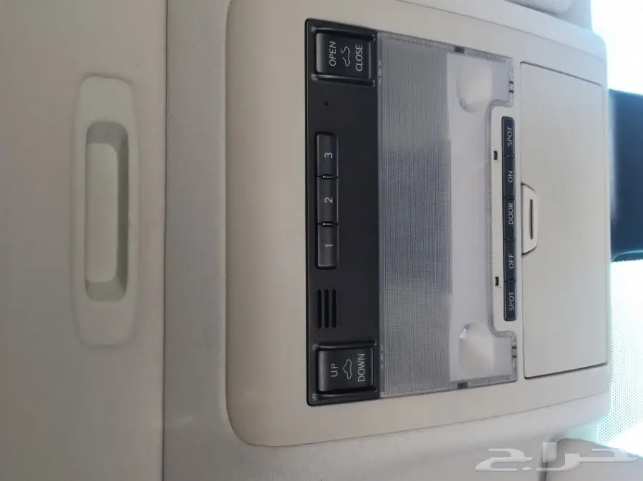 لكزس LS 460 نظيف (image 9)