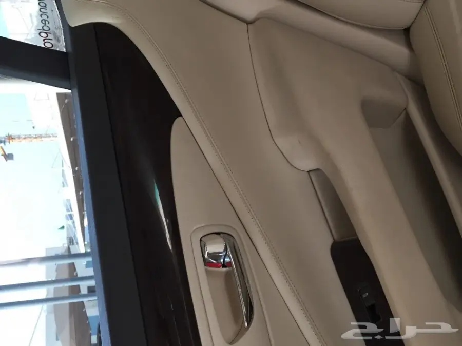 لكزس LS 460 نظيف (image 10)
