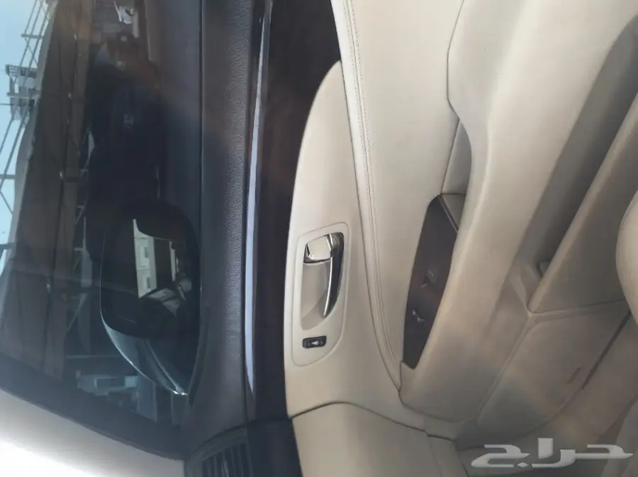 لكزس LS 460 نظيف (image 11)