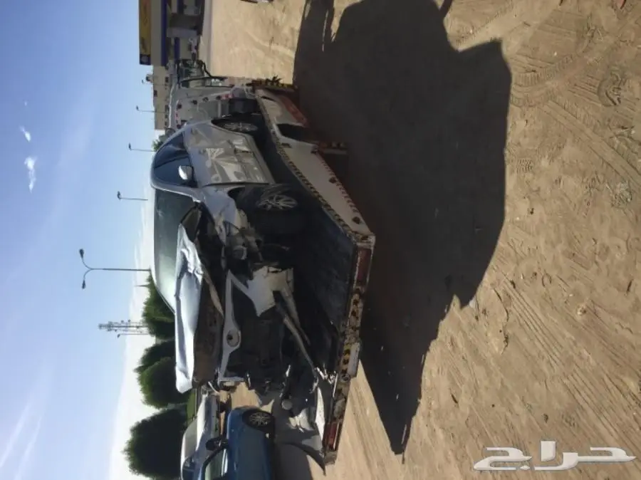 كامري مصدوم للبيع 2010