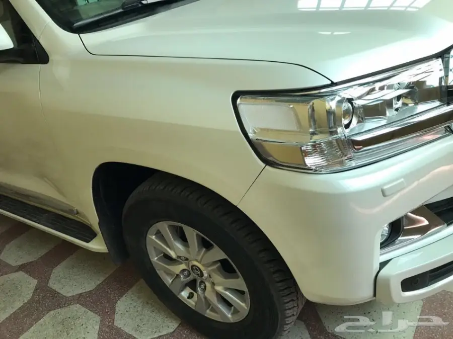 تويوتا لاند كروزر ديزل GX460 - موديل 2017 - حالة ممتازة! (image 1)