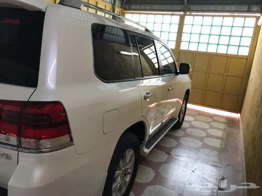 تويوتا لاند كروزر ديزل GX460 - موديل 2017 - حالة ممتازة! (image 14)